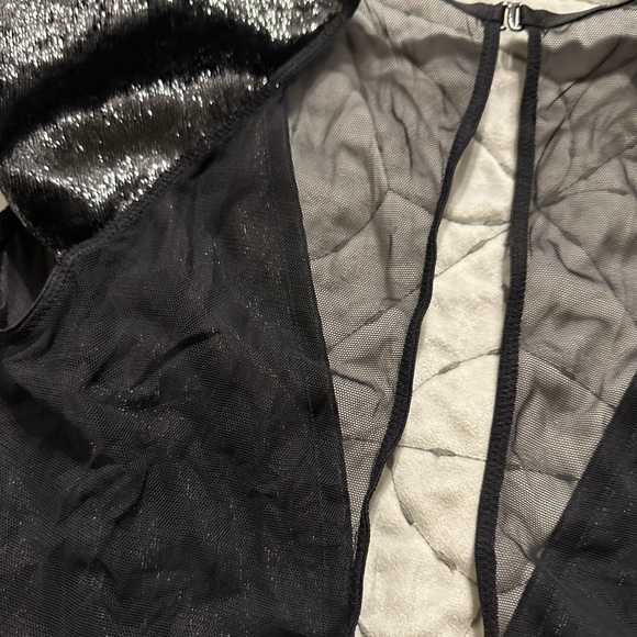 VICTORIA'S SECRET VERY SEXY SHINE
VELVET PLUNGE BODYSUIT/TEDDY - Picture 4 of 12